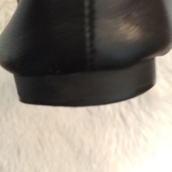 Stuart Weizman Butter leather twist knot flats - Picture 6 of 9